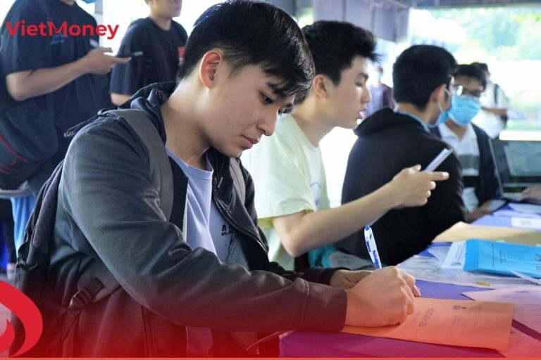 Bạn có thể lựa chọn vay tín dụng sinh viên từ các ngân hàng