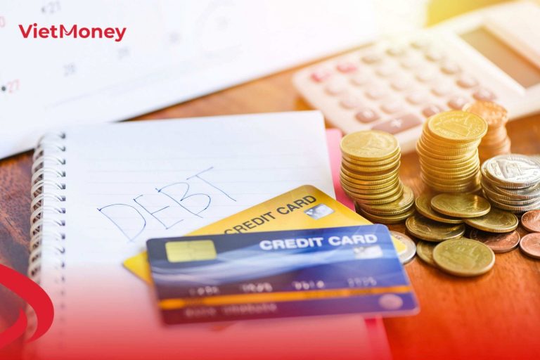 Áp lực trả nợ gia tăng do quản lý chi tiêu và vay vốn thiếu kiểm soát