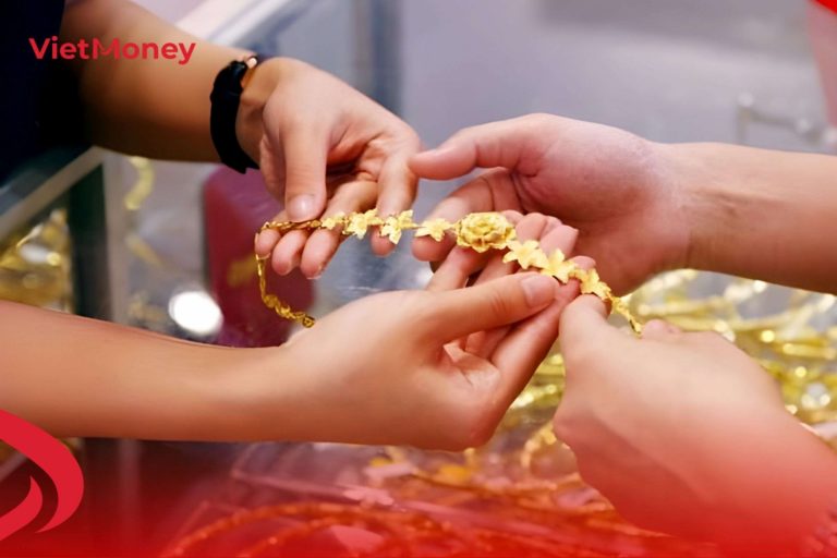 Vàng 97 thường được chế tác thành nhẫn trơn, lắc tay hoặc vòng cổ để vừa làm trang sức vừa giữ giá trị tài sản