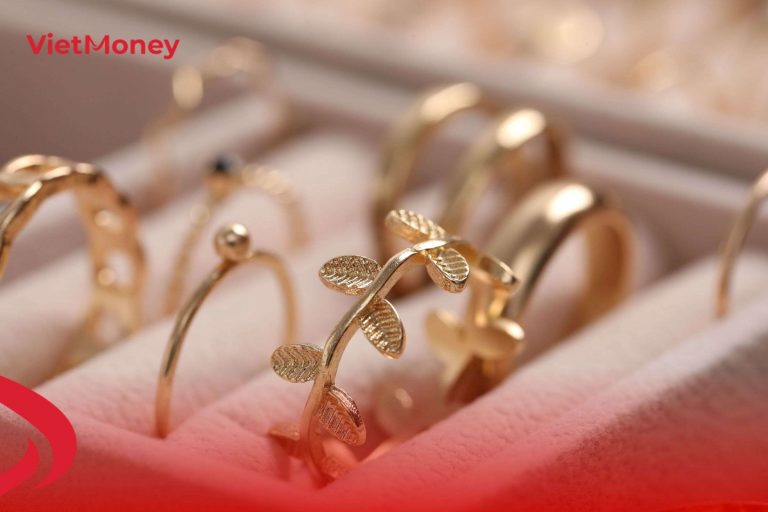 So với vàng 9999, vàng 97 cứng hơn một chút phù hợp với một số mẫu trang sức đơn giản, ít chi tiết